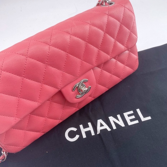 Chanel classic flap bag - Picture 7 of 16